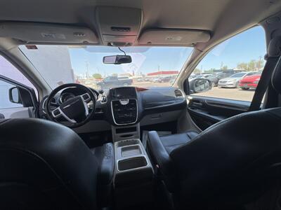 2016 Chrysler Town & Country Touring - Photo 7 - Phoenix, AZ 85009