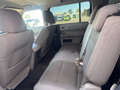2011 Ford Flex SE   - Photo 6 - Phoenix, AZ 85009
