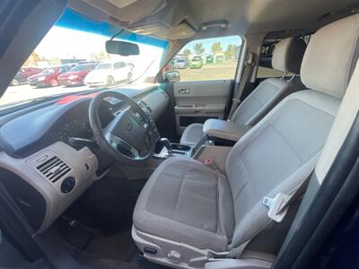 2011 Ford Flex SE   - Photo 5 - Phoenix, AZ 85009