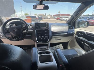 2019 Dodge Grand Caravan SXT - Photo 7 - Phoenix, AZ 85009