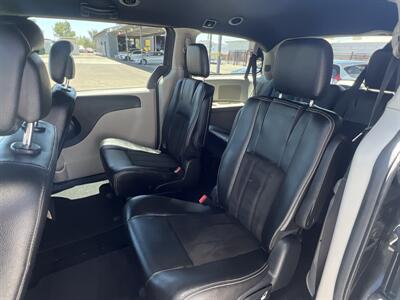 2019 Dodge Grand Caravan SXT - Photo 6 - Phoenix, AZ 85009