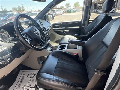 2019 Dodge Grand Caravan SXT - Photo 5 - Phoenix, AZ 85009
