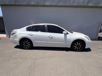 2010 Nissan Altima 2.5   - Photo 1 - Phoenix, AZ 85009