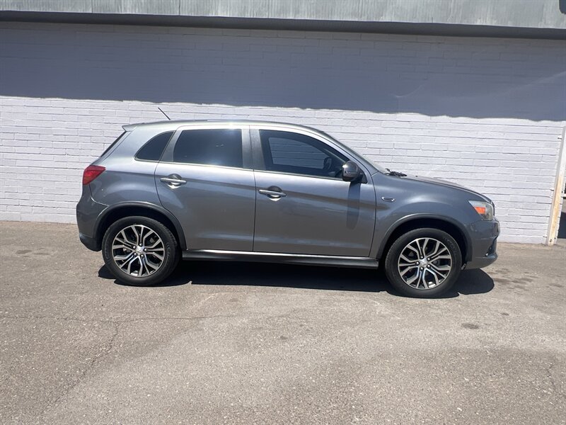 2016 Mitsubishi Outlander Sport 2.4 SE 2WD CVT's photo