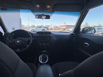 2017 Kia Soul   - Photo 7 - Phoenix, AZ 85009