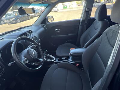 2017 Kia Soul   - Photo 5 - Phoenix, AZ 85009
