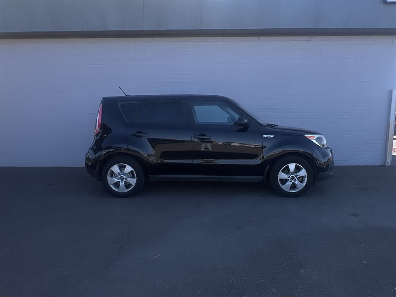 2017 Kia Soul 1.6L Base 6 A/T's photo