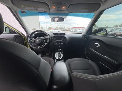 2017 Kia Soul   - Photo 7 - Phoenix, AZ 85009