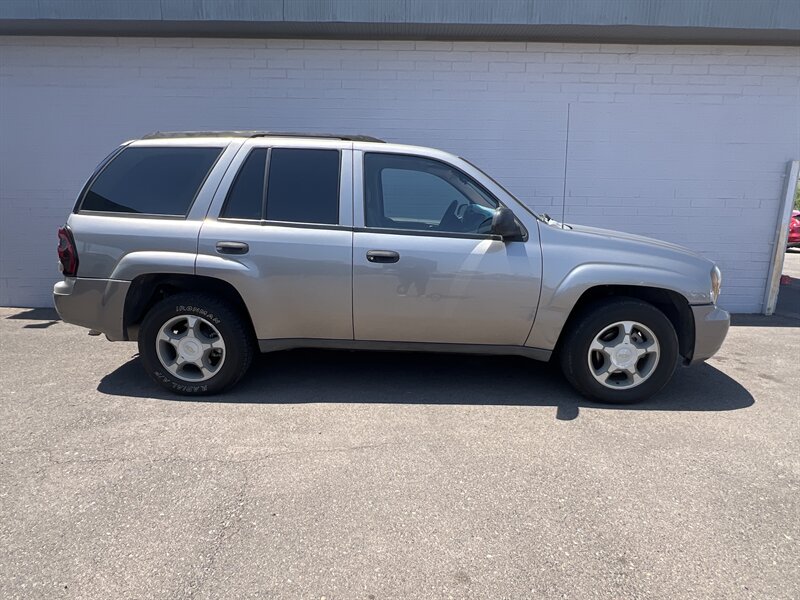 2006 Chevrolet Trailblazer LS - Photo 1 - Phoenix, AZ 85009