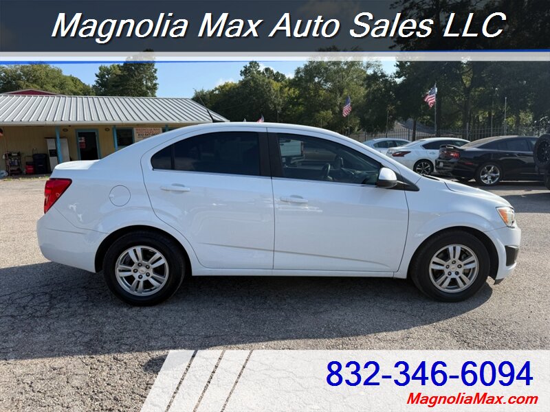 2012 Chevrolet Sonic LT - Photo 5 - Magnolia, TX 77355