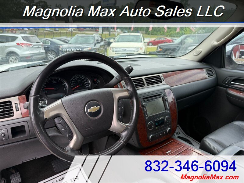 2009 Chevrolet Avalanche LTZ - Photo 10 - Magnolia, TX 77355