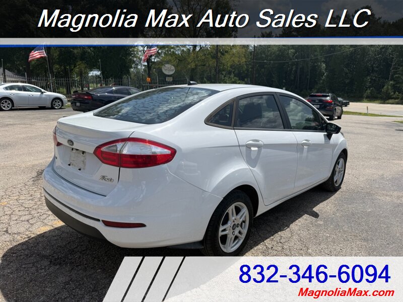 2019 Ford Fiesta SE - Photo 4 - Magnolia, TX 77355