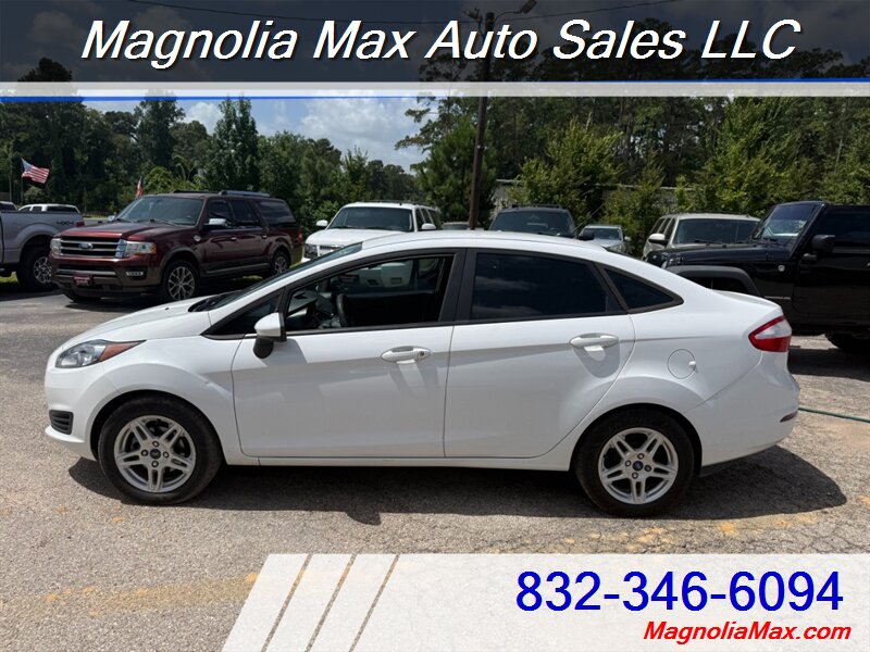 2019 Ford Fiesta SE - Photo 2 - Magnolia, TX 77355
