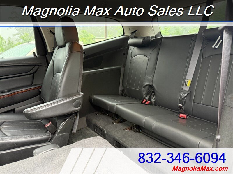 2014 Chevrolet Traverse LTZ - Photo 8 - Magnolia, TX 77355