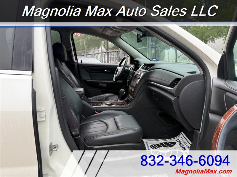 2014 Chevrolet Traverse LTZ - Photo 5 - Magnolia, TX 77355