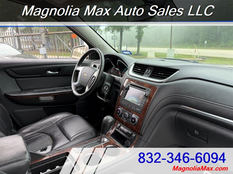 2014 Chevrolet Traverse LTZ - Photo 6 - Magnolia, TX 77355