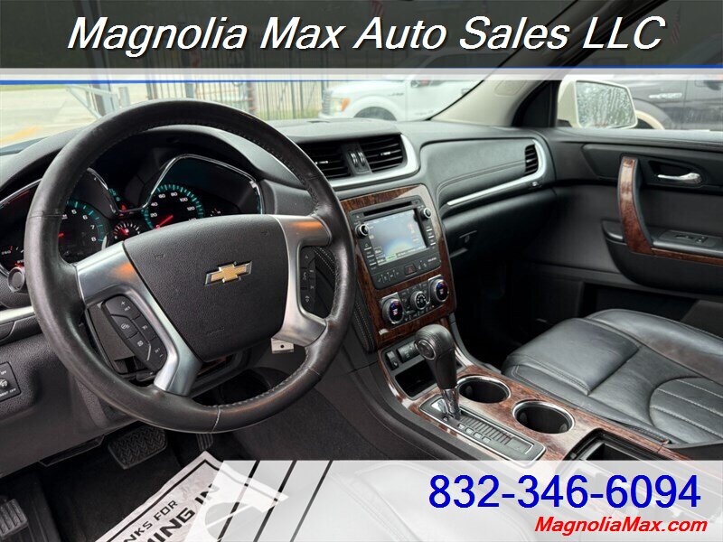 2014 Chevrolet Traverse LTZ - Photo 10 - Magnolia, TX 77355
