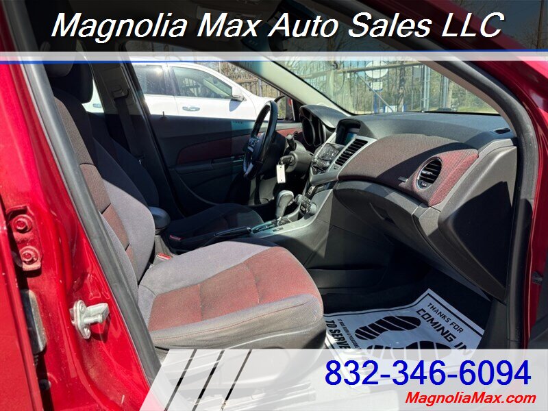 2014 Chevrolet Cruze 1LT Auto - Photo 5 - Magnolia, TX 77355