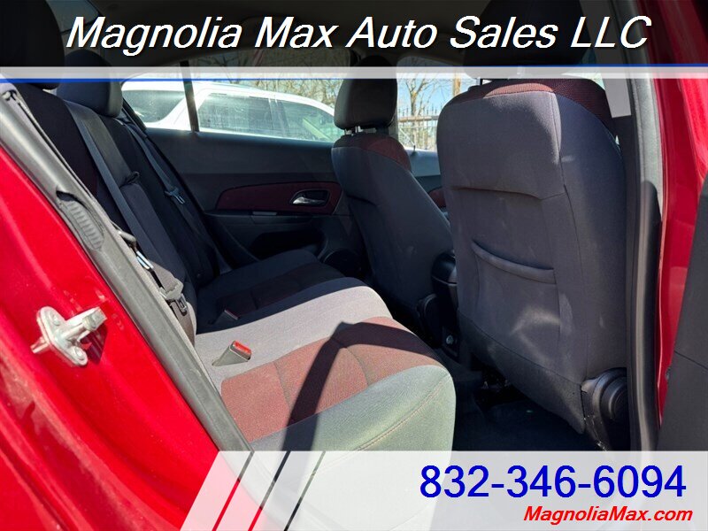 2014 Chevrolet Cruze 1LT Auto - Photo 7 - Magnolia, TX 77355