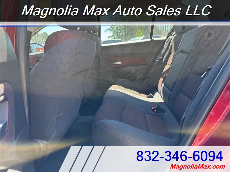 2014 Chevrolet Cruze 1LT Auto - Photo 8 - Magnolia, TX 77355