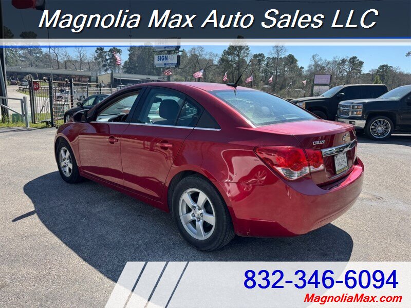 2014 Chevrolet Cruze 1LT Auto - Photo 2 - Magnolia, TX 77355