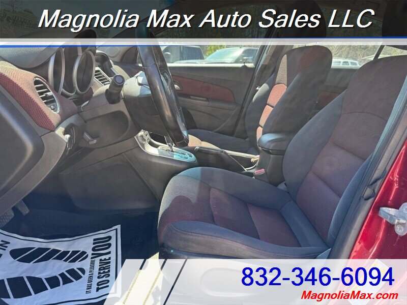 2014 Chevrolet Cruze 1LT Auto - Photo 9 - Magnolia, TX 77355