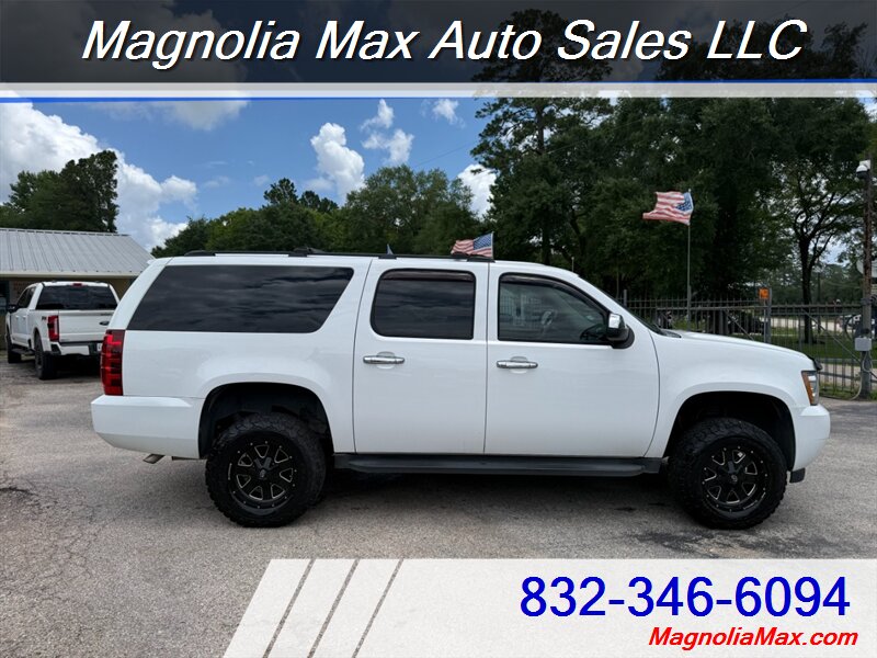 2012 Chevrolet Suburban LT - Photo 6 - Magnolia, TX 77355
