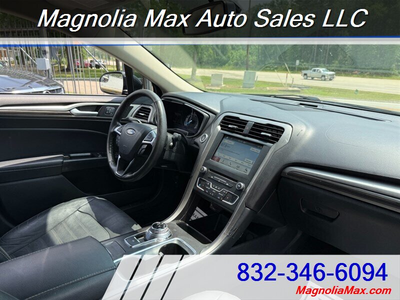 2017 Ford Fusion SE - Photo 6 - Magnolia, TX 77355