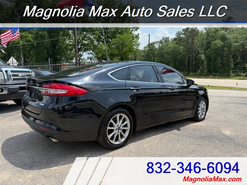 2017 Ford Fusion SE - Photo 3 - Magnolia, TX 77355