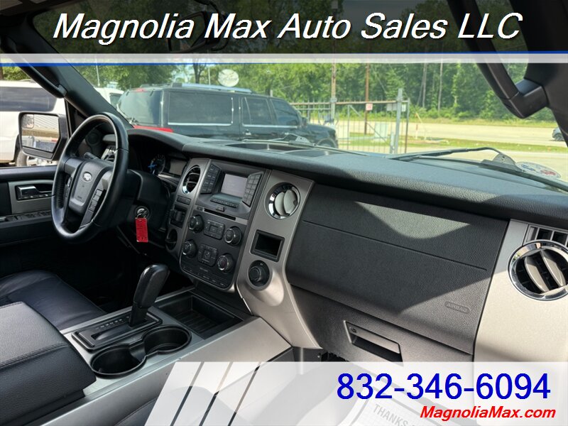 2017 Ford Expedition XLT - Photo 9 - Magnolia, TX 77355