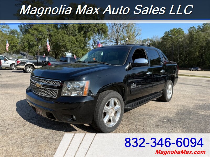 2011 Chevrolet Avalanche LT   - Photo 1 - Magnolia, TX 77355