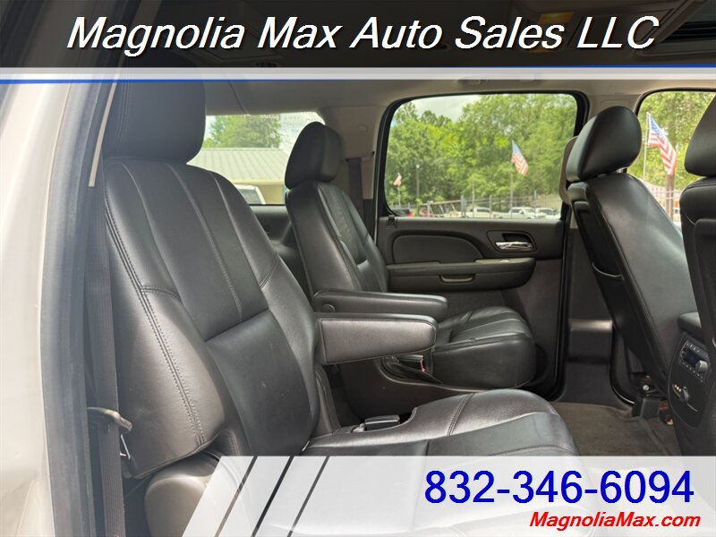 2012 Chevrolet Suburban LT - Photo 12 - Magnolia, TX 77355
