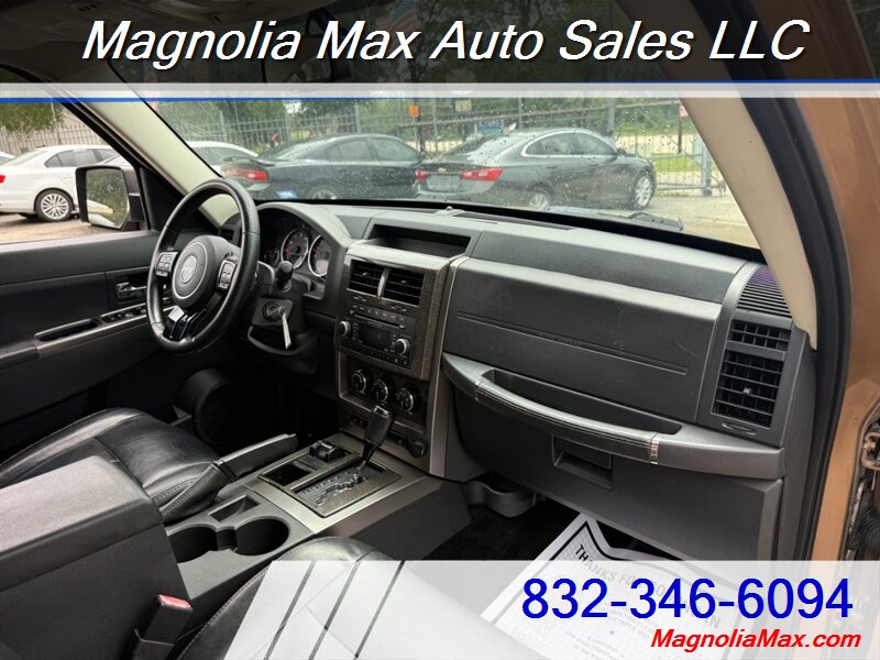 2012 Jeep Liberty Jet Edition - Photo 8 - Magnolia, TX 77355