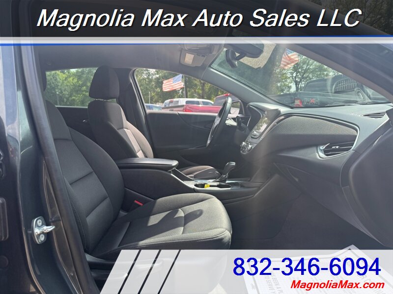 2018 Chevrolet Malibu LT - Photo 7 - Magnolia, TX 77355