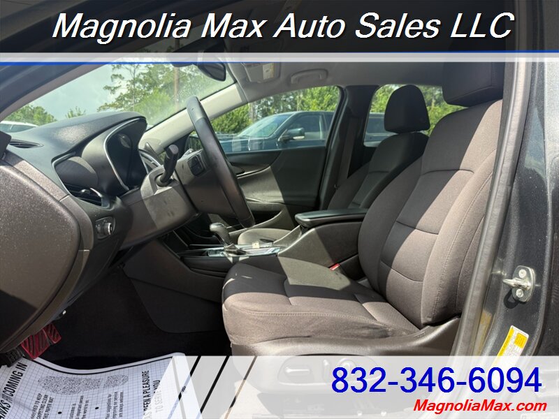 2018 Chevrolet Malibu LT - Photo 13 - Magnolia, TX 77355