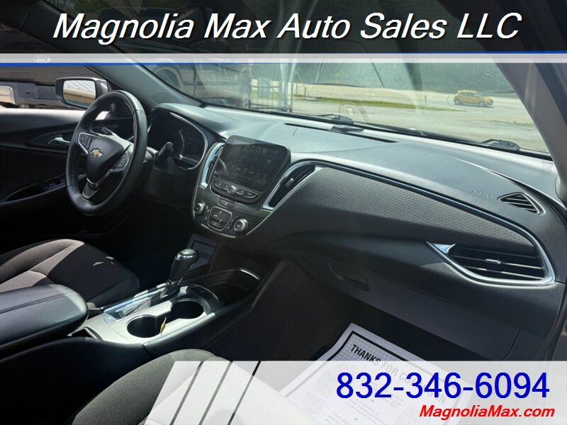 2018 Chevrolet Malibu LT - Photo 8 - Magnolia, TX 77355