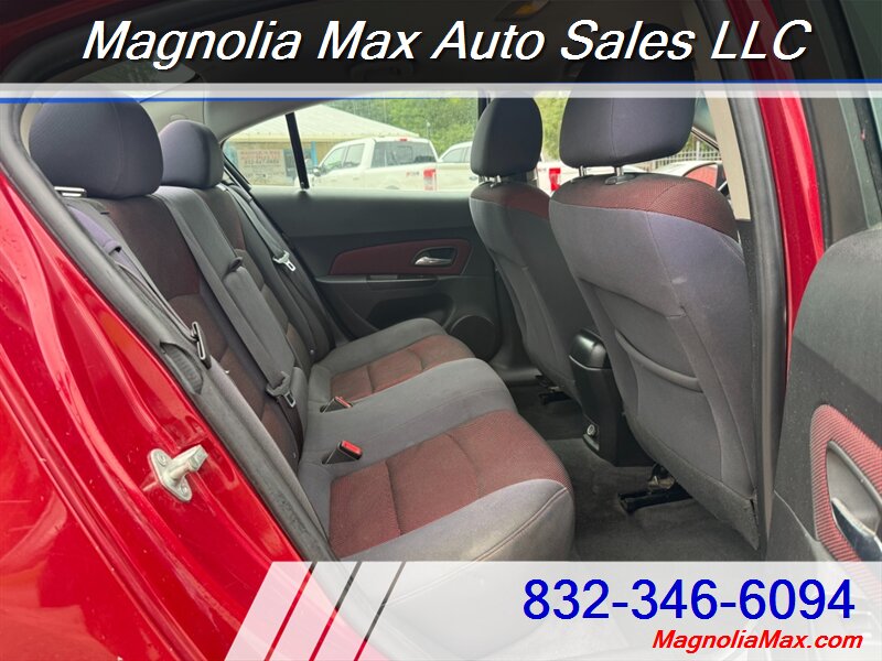 2014 Chevrolet Cruze 1LT Auto - Photo 9 - Magnolia, TX 77355