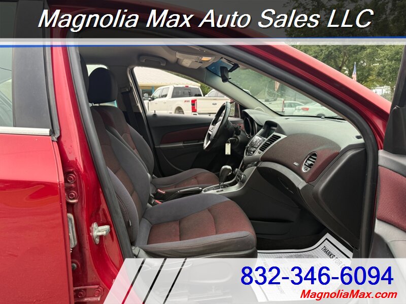 2014 Chevrolet Cruze 1LT Auto - Photo 7 - Magnolia, TX 77355