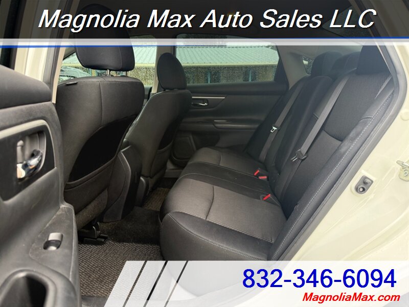2017 Nissan Altima 2.5 SR - Photo 10 - Magnolia, TX 77355