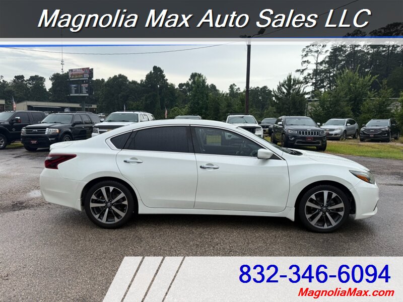 2017 Nissan Altima 2.5 SR - Photo 5 - Magnolia, TX 77355