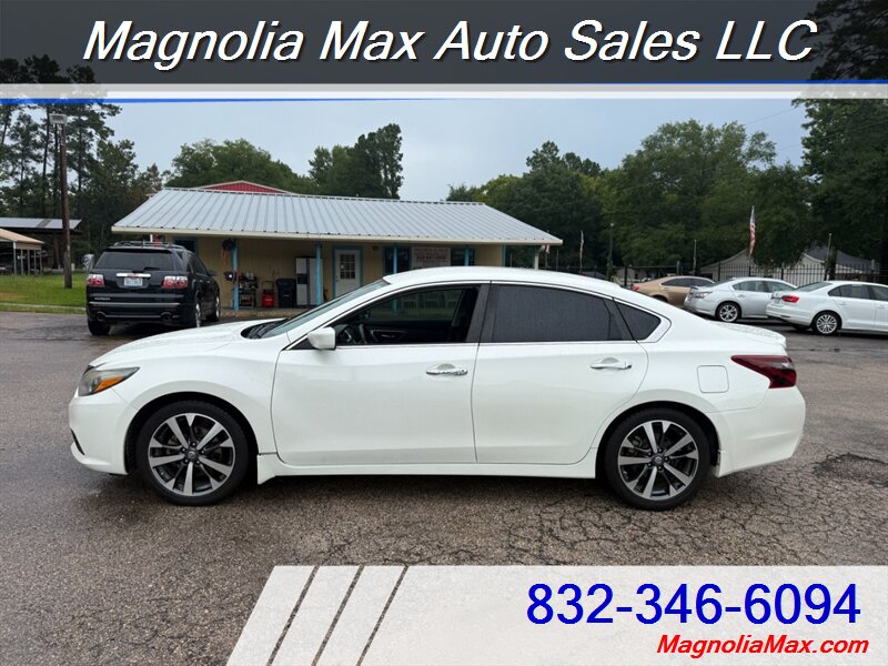2017 Nissan Altima 2.5 SR - Photo 2 - Magnolia, TX 77355