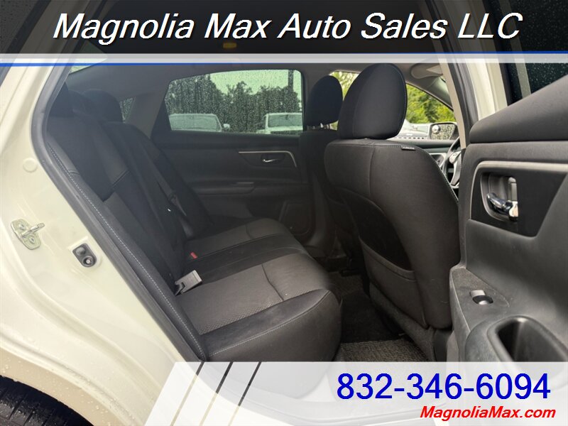 2017 Nissan Altima 2.5 SR - Photo 9 - Magnolia, TX 77355
