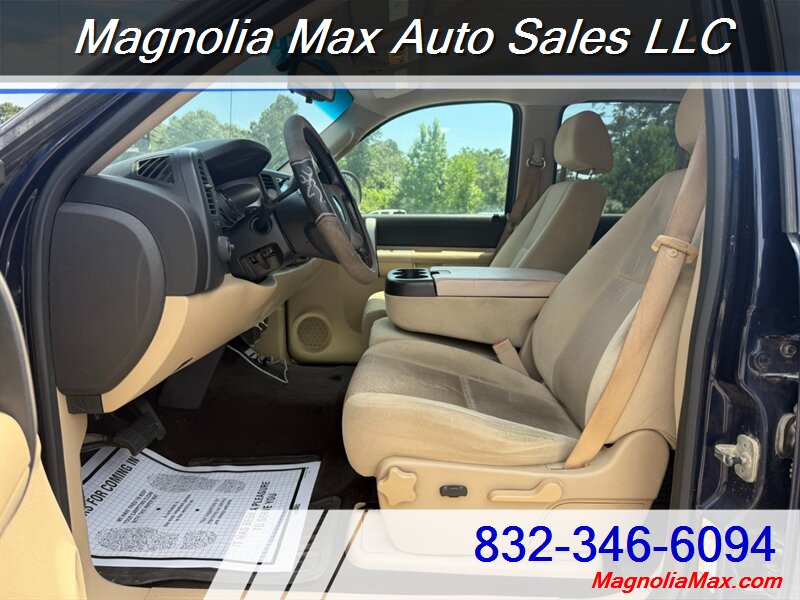 2009 Chevrolet Silverado 1500 LT - Photo 9 - Magnolia, TX 77355