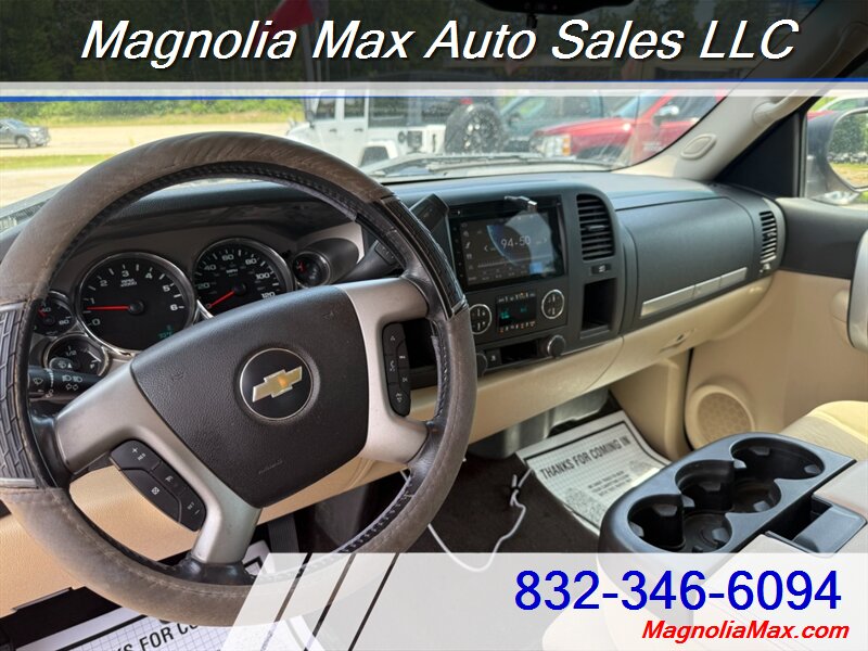 2009 Chevrolet Silverado 1500 LT - Photo 10 - Magnolia, TX 77355