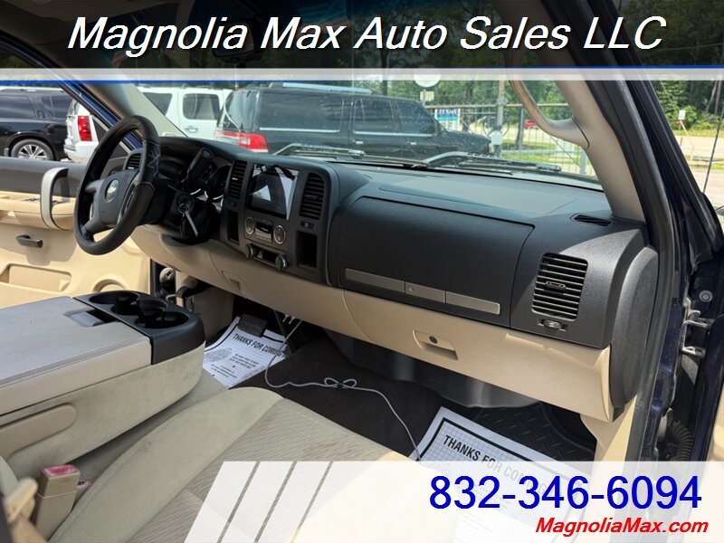 2009 Chevrolet Silverado 1500 LT - Photo 13 - Magnolia, TX 77355