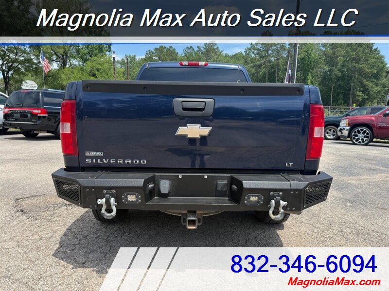2009 Chevrolet Silverado 1500 LT - Photo 4 - Magnolia, TX 77355