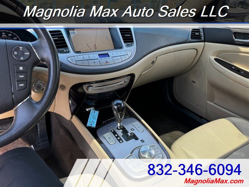 2011 Hyundai Genesis 4.6L V8 - Photo 10 - Magnolia, TX 77355