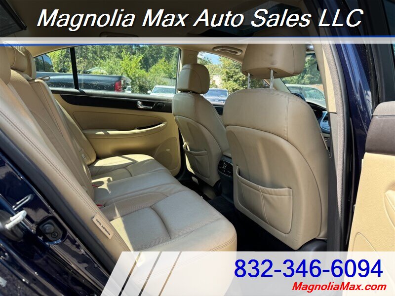 2011 Hyundai Genesis 4.6L V8 - Photo 7 - Magnolia, TX 77355