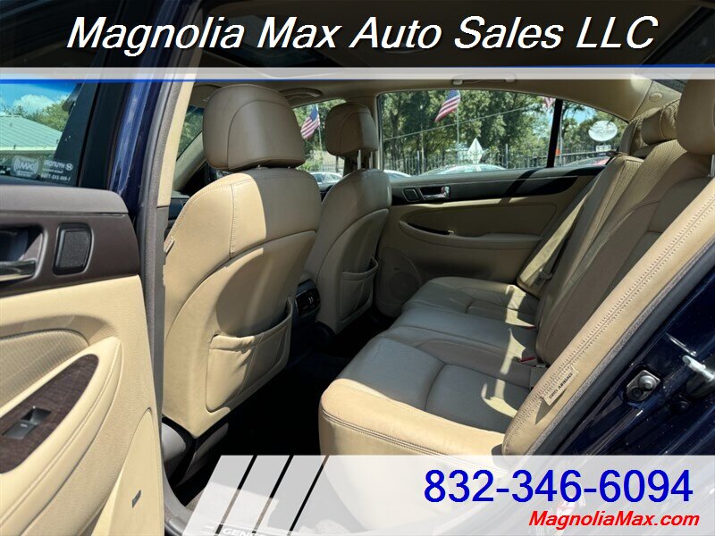 2011 Hyundai Genesis 4.6L V8 - Photo 8 - Magnolia, TX 77355