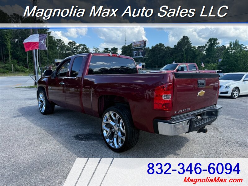 2013 Chevrolet Silverado 1500 LT - Photo 3 - Magnolia, TX 77355